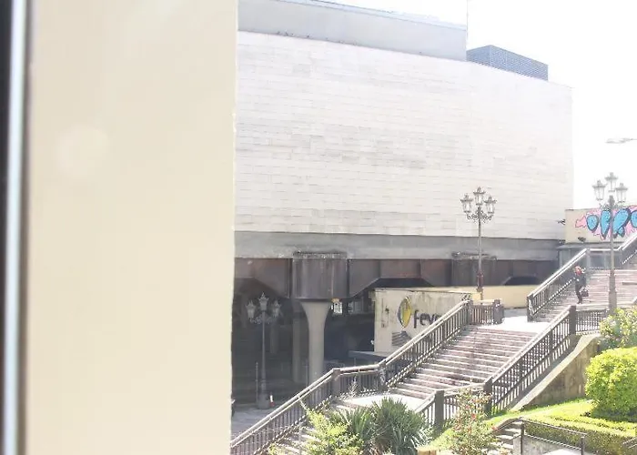 Centro Cerca De Estacion De Buses Y Trenes