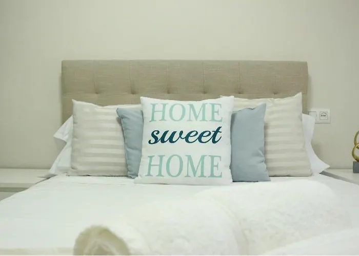 Centro Cerca De Estacion De Buses Y Trenes