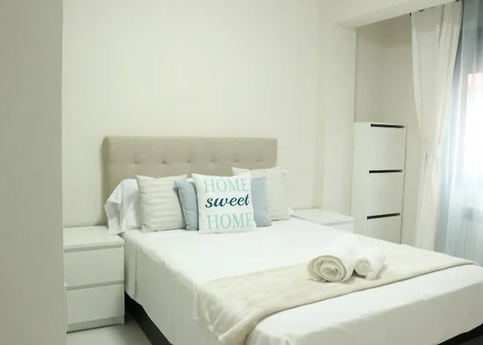 Centro Cerca De Estacion De Buses Y Trenes Oviedo